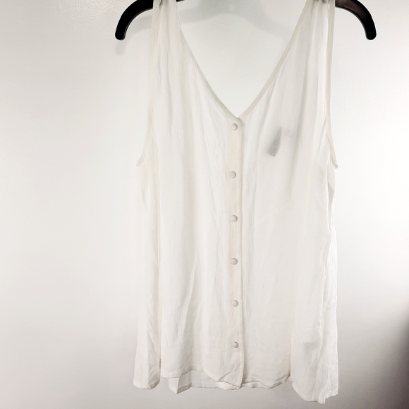 Tops - Elegant White Button-Front Tank Top